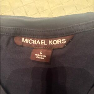 Michael Kors Black V-Neck T-Shirt size L
